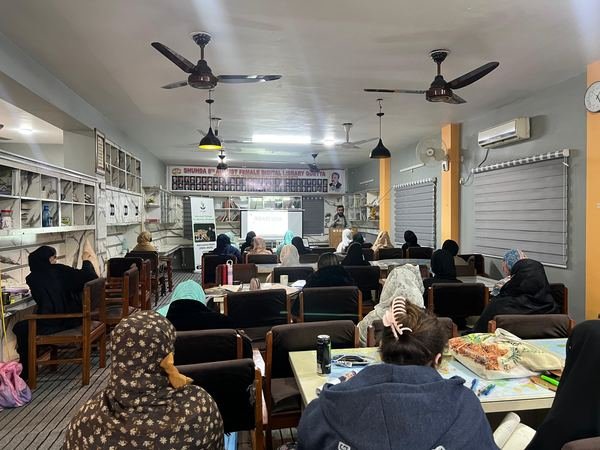Women's Library, Samungli Road: students at work