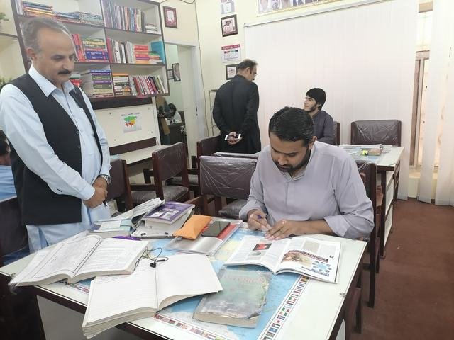 A day in the Jinnah Town library